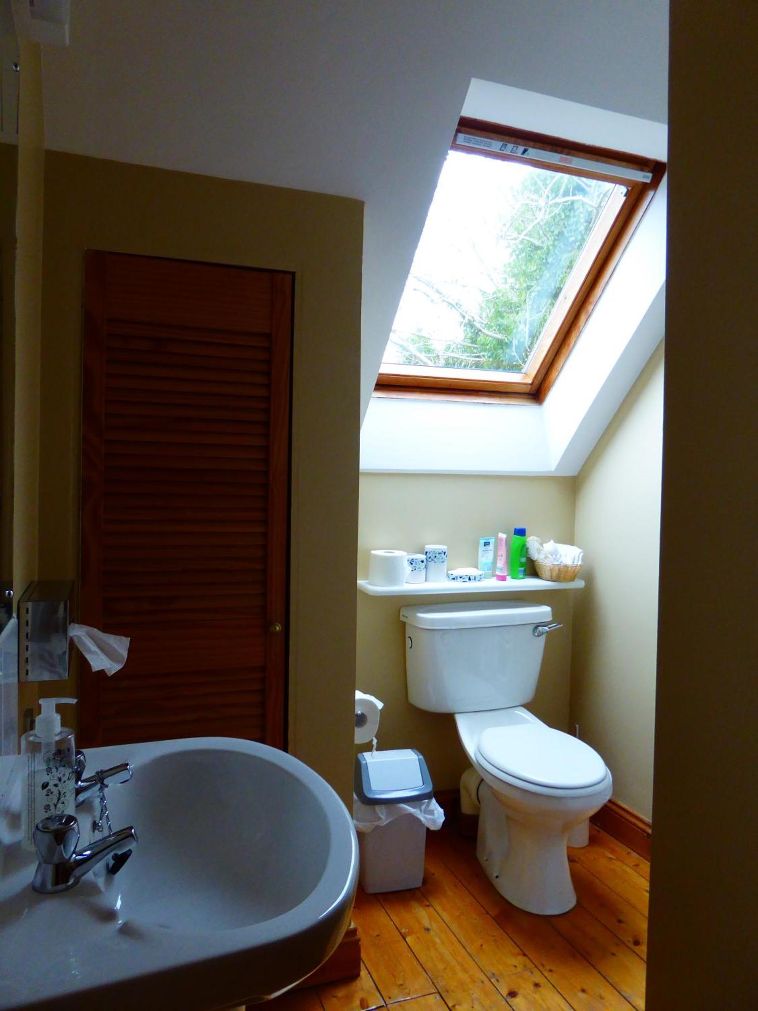 Camillaun Lodge With Lough Corrib Boat Hire Оугтерард Стая снимка