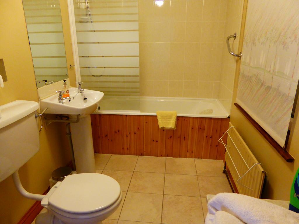 Camillaun Lodge With Lough Corrib Boat Hire Оугтерард Екстериор снимка